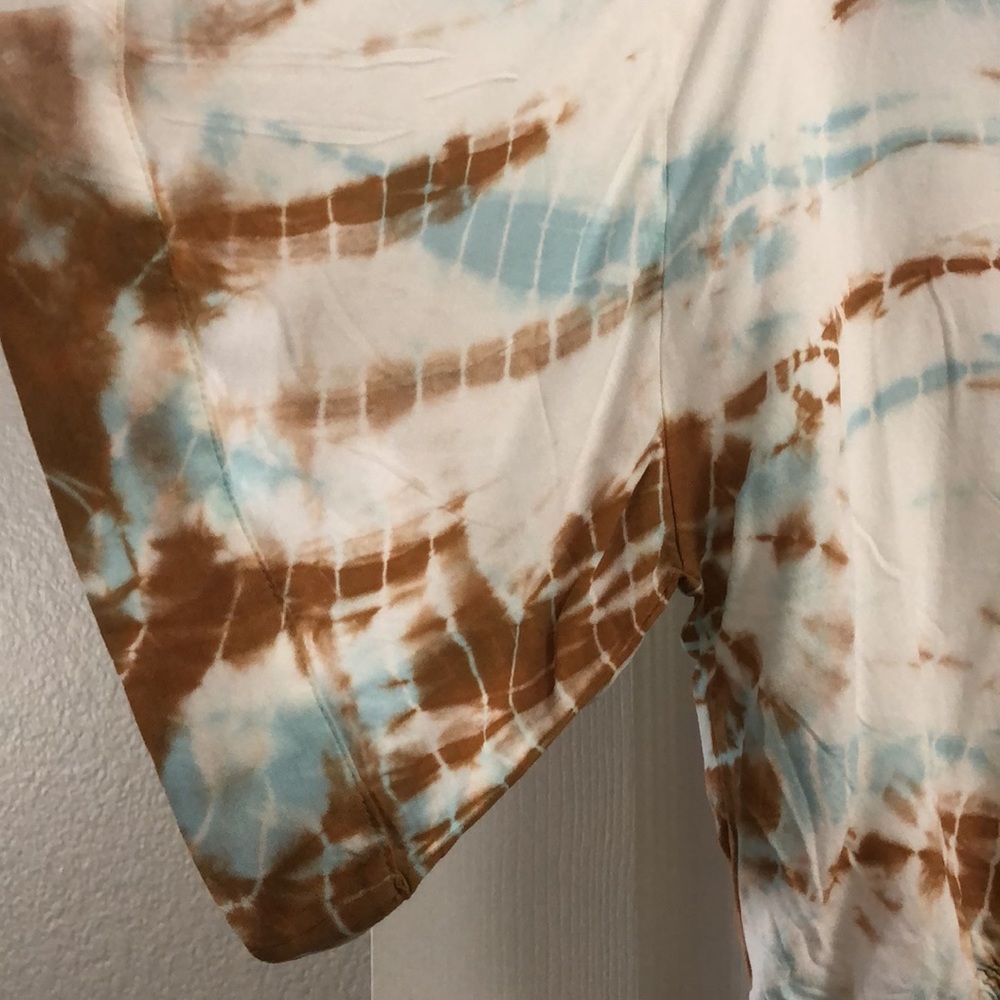 Multi Color Bat Wing Crop - Picture 3 of 4